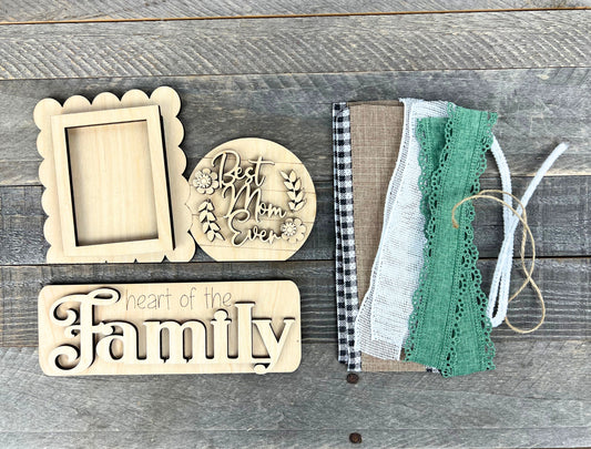 Mother's Day Heart of the Family with Photo Frame for the Jackie Interchangeable 12" Round Hanging Sign