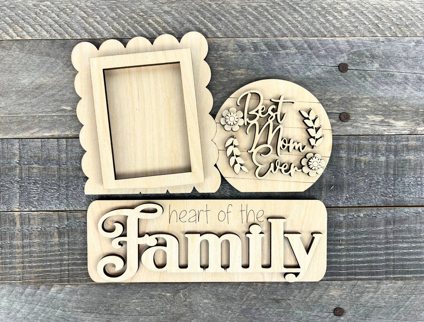 Mother's Day Heart of the Family with Photo Frame for the Jackie Interchangeable 12" Round Hanging Sign
