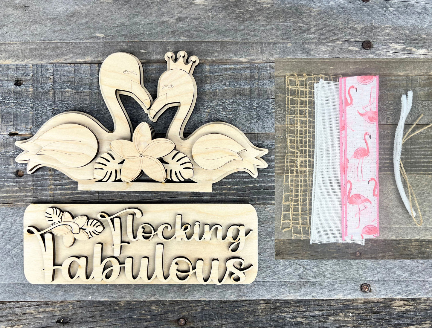 Flamingo Insert for the Jackie Interchangeable 12" Round Hanging Sign