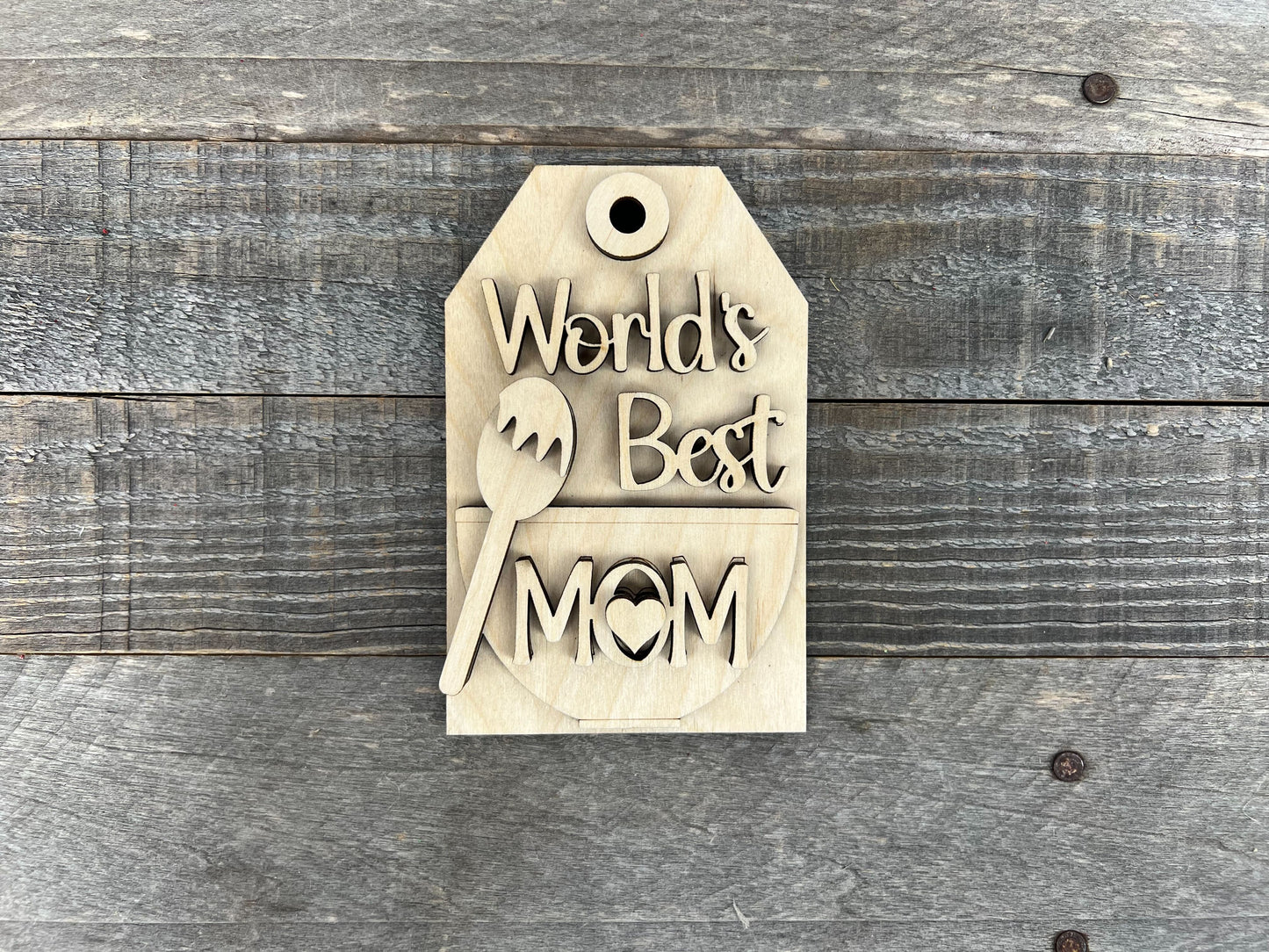 DIY World’s Best Mom DIY Wood Tag