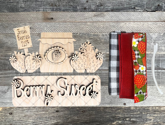 Strawberry DIY Attachment Pieces for the Jackie Interchangeable 12" Round Hanging Sign